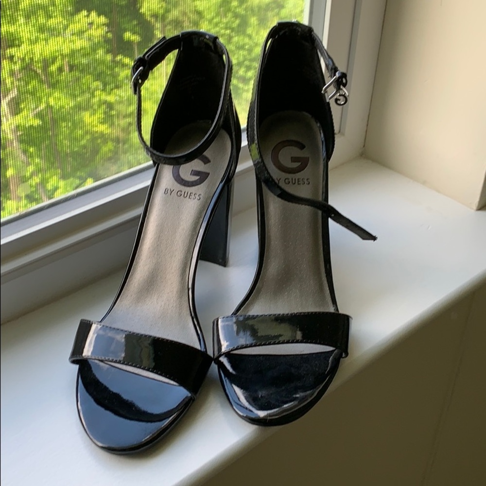 Block heel sandals